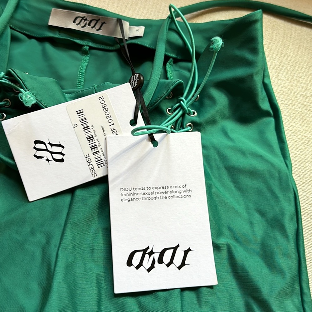 Didu emerald laced swim shorts. Size small. - Picture 2 of 3